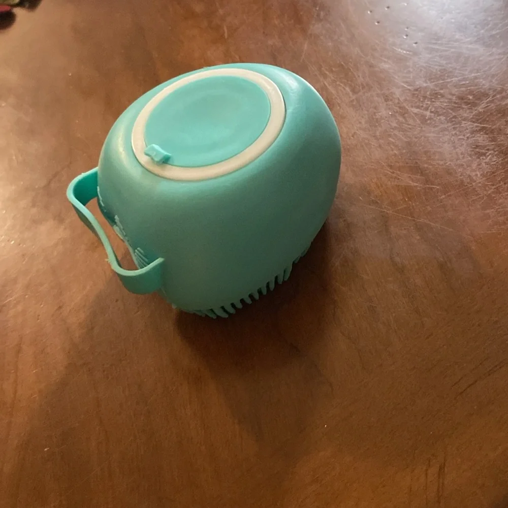 Dog’s nail clipper, Dog seat belt, hair remover, bath brush and dog bib
